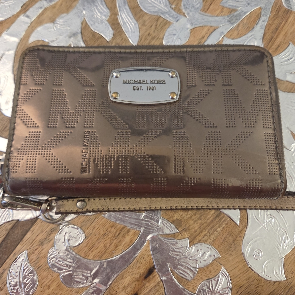 MICHAEL KORS Bronze/Gold Wristlet